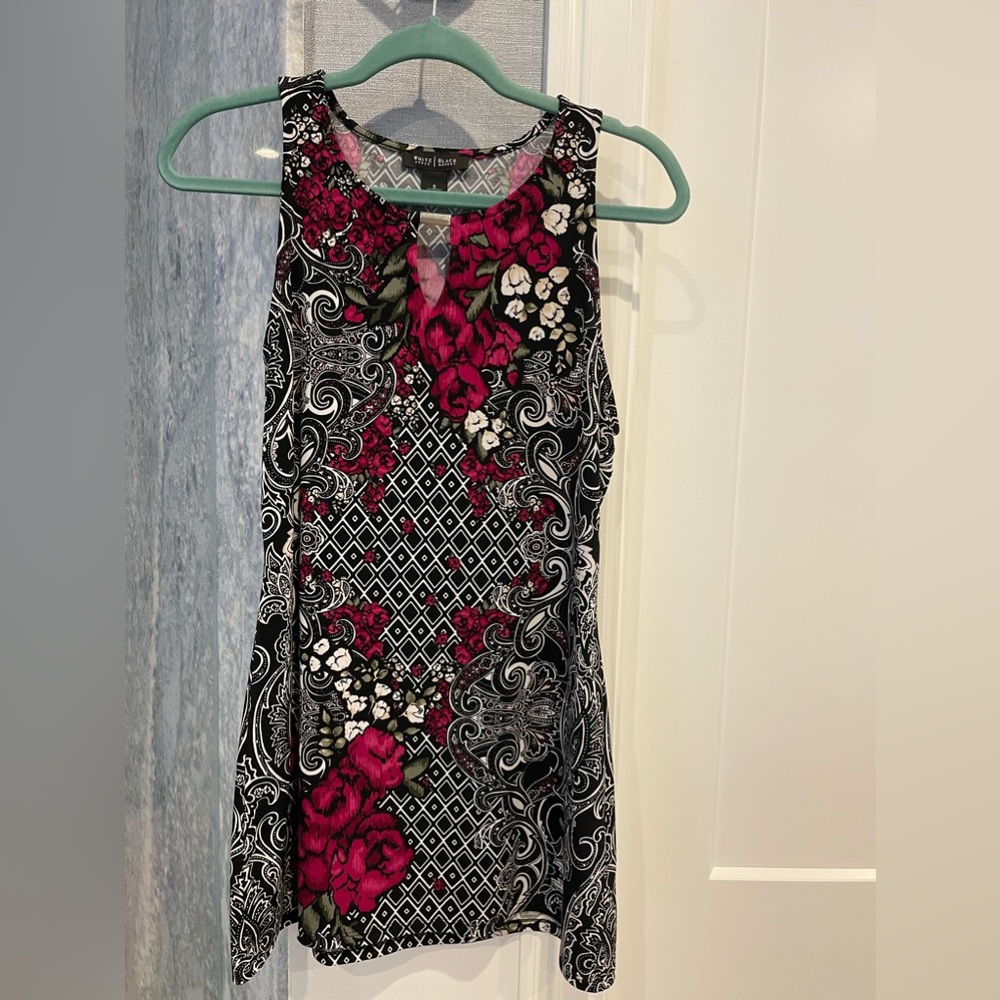 White House black market sleeveless tunic size small